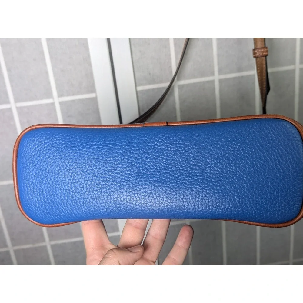 Dooney & Bourke Adjustable Crossbody & Pouch NWOT Blue Pebbled Leather Purse